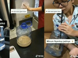 Kocak! Netizen Ini Beli Es Kopi Susu Pakai Galon Mini