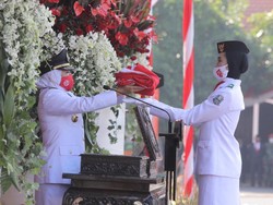 Pesan Khofifah Dalam HUT RI ke-75: Jatim Bertekad Merdeka dari Pandemi