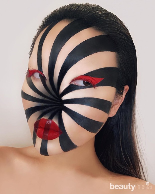 Hasil Makeup Ilusi ala Mimi Choi/sumber: www.instagram.com/mimles/ Potret makeup ilusi wajah ala Mimi Choi yang hasilnya bikin takjub.