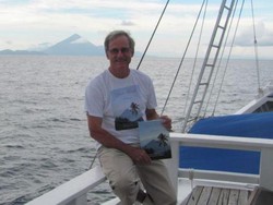 Ian Burnet, Warga Australia yang Menulis 5 Buku Sejarah Mengenai Indonesia