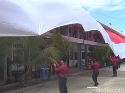 Gedung SMK di Kendal Ini Diselimuti Merah Putih Sepanjang 600 Meter