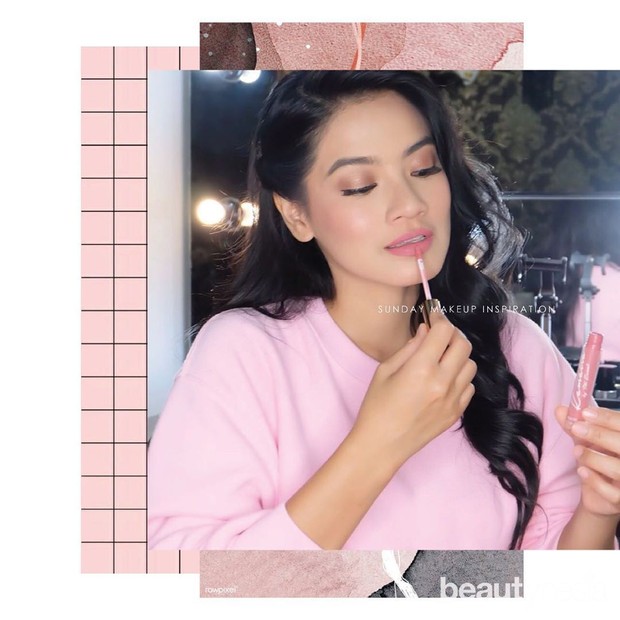 salahs satu dari item makeupnya sudah sukses melakukan kolaborasi dengan beauty influncer