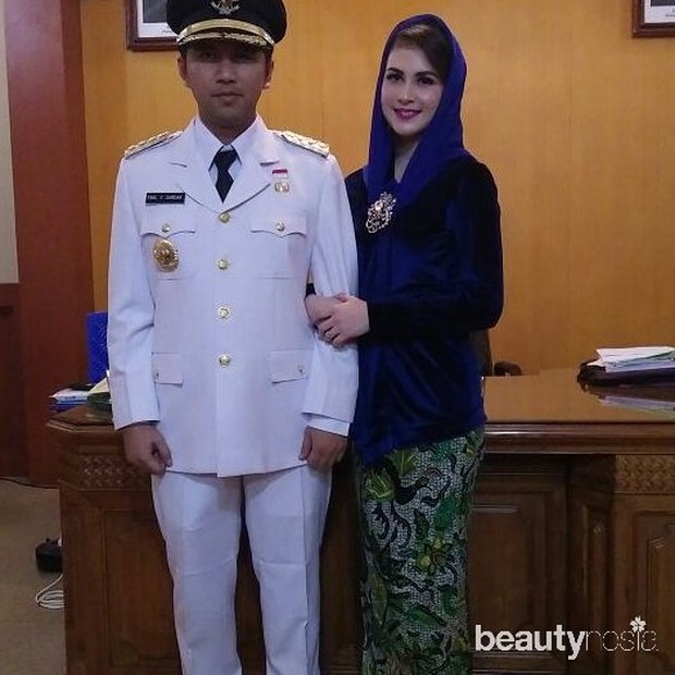 Arumi Bachsin Pakai Kebaya