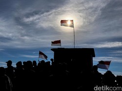 Ramai-Ramai Naik Gunung Pas 17-an, Pendaki Seakan Lupa Corona