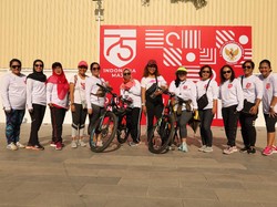 Peringati HUT ke-75 RI, Diaspora dan WNI di Kamboja Gowes Bersama