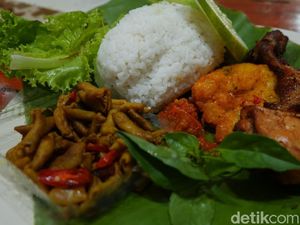 Raos Pisan! Sangu Timbel Bawean yang Legendaris dan Bikin Kangen Raos Pisan! Sangu Timbel Bawean yang Legendaris dan Bikin Kangen
