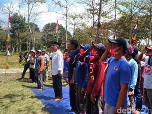 Puluhan Nelayan Pangandaran Gelar Upacara HUT RI ke-75 Penuh Khidmat