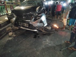 Mobil Lexus Tabrak Mati Penumpang Motor di Palmerah Sempat Diamuk Massa