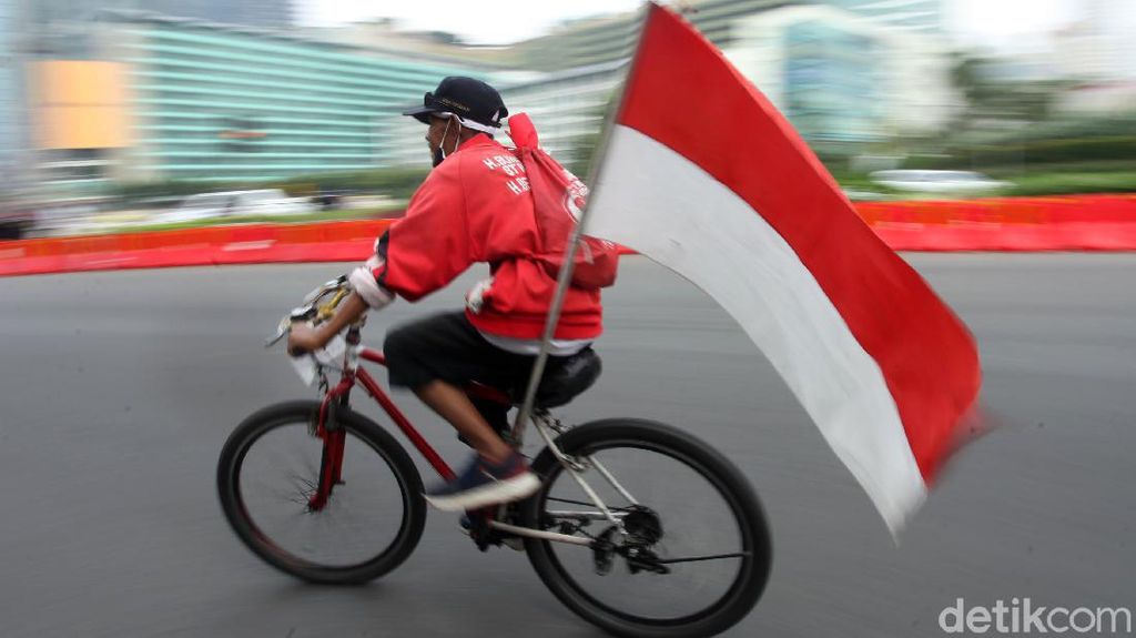 Pesepeda Meriahkan HUT RI di Jakarta