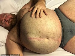 Punya Bobot 226 Kg, Pria Ini Makan Banyak untuk Tujuan Erotis