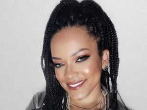 Viral Wanita Cantik Mirip Banget Rihanna, Sampai Menarik Perhatian Sang Artis Viral Wanita Cantik Mirip Banget Rihanna, Sampai Menarik Perhatian Sang Artis