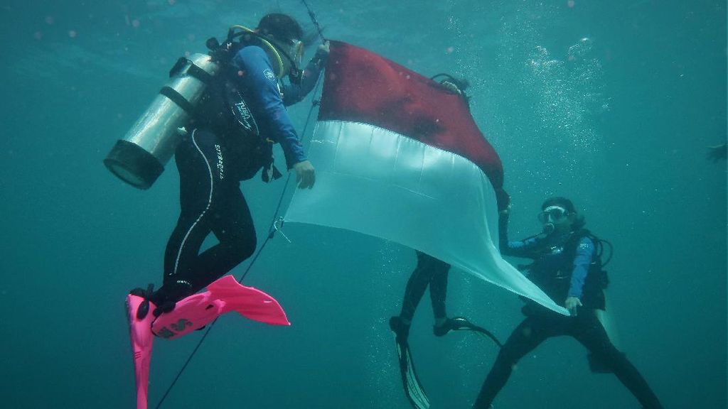 Ini Dia Ragam Pengibaran Merah Putih Paling Greget Gaes Ini Dia Ragam Pengibaran Merah Putih Paling Greget Gaes