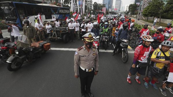Sikap Sempurna Warga hingga Presiden Saat Detik-detik Proklamasi