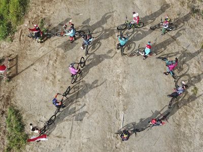 Potret Unik Upacara Pengibaran Bendera di Berbagai Daerah