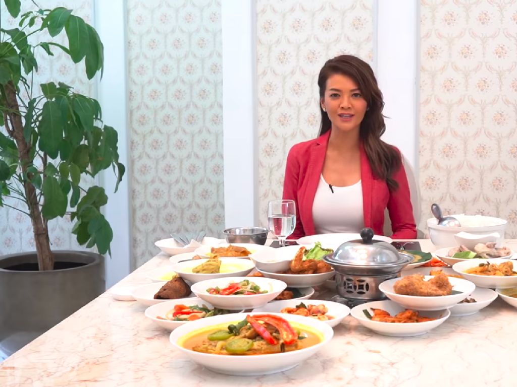 10 Tips Makan di Restoran Padang dari Farah Quinn Supaya Tetap Elegan