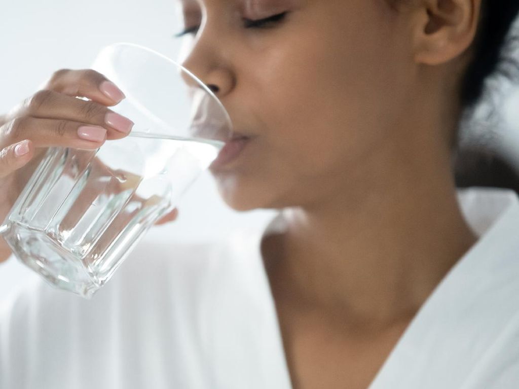 7 Efek Buruk Pada Tubuh Jika Kamu Kurang Minum Air Putih