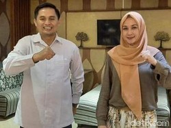Artis Dina Lorenza Dampingi Gun Gun Gunawan Maju di Pilbup Bandung