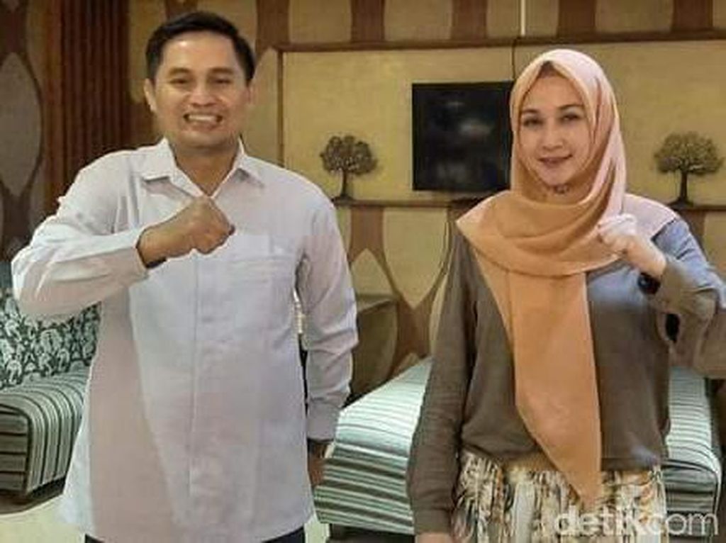 Demokrat Bantah Usung Dina Lorenza di Pilbup Bandung, Ini Respons PKS Demokrat Bantah Usung Dina Lorenza di Pilbup Bandung, Ini Respons PKS