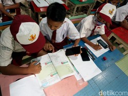 Pemprov DKI Pangkas 10 Menit Tiap Jam Pelajaran Saat Puasa