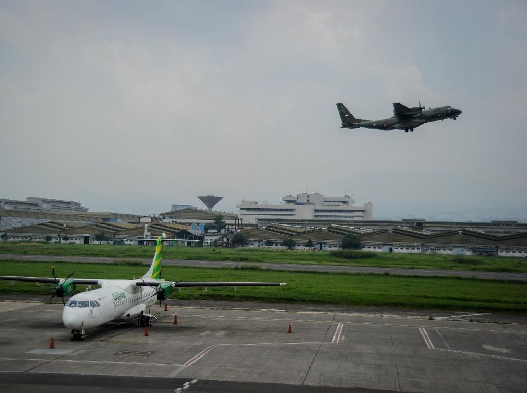 Penerbangan di Bandara Husein Bandung Dibatalkan Semua, Ada Apa?