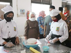 Bupati Anna Pantau Tiga Sekolah Jelang Belajar Tatap Muka