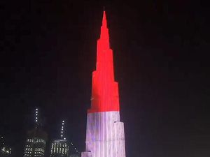 Gemerlap Merah Putih di Gedung Burj Khalifa Gemerlap Merah Putih di Gedung Burj Khalifa