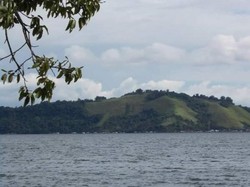 Pesona Keindahan Danau Sentani Papua