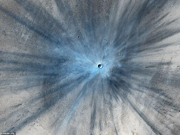Foto Spektakuler Permukaan Mars Dijepret Langsung dari Atasnya