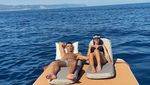 Foto: Gaya Liburan Kekasih Seksi Cristiano Ronaldo