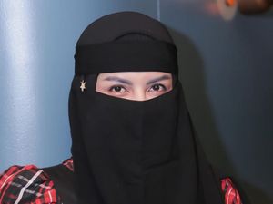 Five Vi Jelaskan soal Tuduh Lirik Lagu Ya Thoybah adalah Syirik Five Vi Jelaskan soal Tuduh Lirik Lagu Ya Thoybah adalah Syirik
