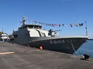 HUT RI di Lantamal VI, 4 Gaug Kapal Perang Meraung Bersamaan