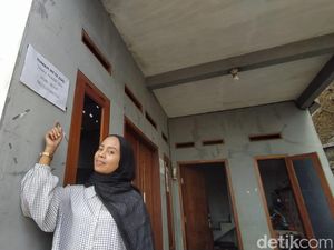 Ayu Batal Beri Bonus Siap Dinikahi Pria Pembeli Rumahnya Ayu Batal Beri Bonus Siap Dinikahi Pria Pembeli Rumahnya