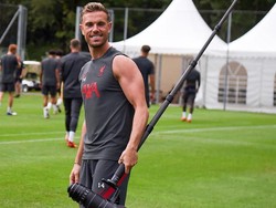 Hai Liverpool, Jordan Henderson Juga Mau Difoto Tuh