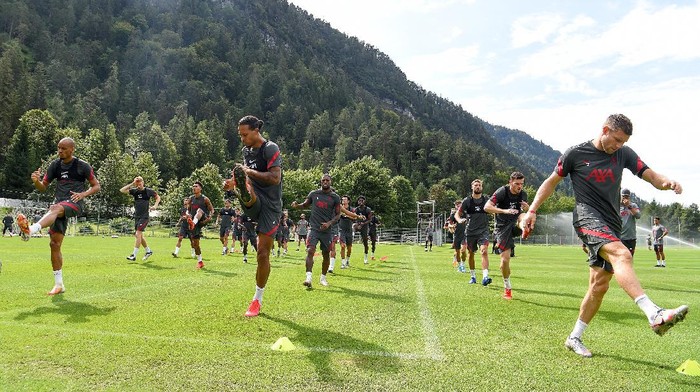 Skuat Liverpool menjalani latihan pra-musim di Salzburg, Austria, pada 18 Agustus 2020.