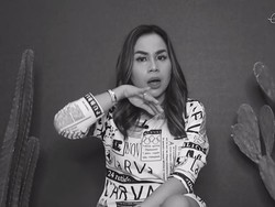 Sambil Menangis, Melaney Ricardo Ucap Syukur Anaknya Sembuh