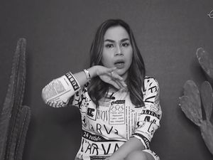 Sambil Menangis, Melaney Ricardo Ucap Syukur Anaknya Sembuh Sambil Menangis, Melaney Ricardo Ucap Syukur Anaknya Sembuh