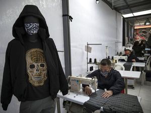 Napi di Peru Produksi Masker dari Balik Jeruji Besi Saat Pandemi