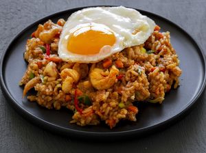 5 Resep Nasi Goreng Pedas Berbumbu Cabe yang Menyengat 5 Resep Nasi Goreng Pedas Berbumbu Cabe yang Menyengat