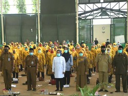 Bupati Serang Serahkan Insentif Rp 1,8 M buat 1.777 Kader KB