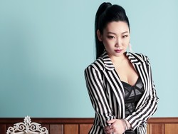 Penyanyi K-Pop eSNa Ungkap Kekejaman Manajemen, Pedih!