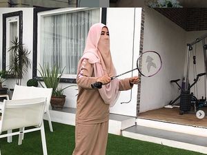 Mengintip Rumah Mewah Umi Pipik dengan Kolam Renang di Rooftop