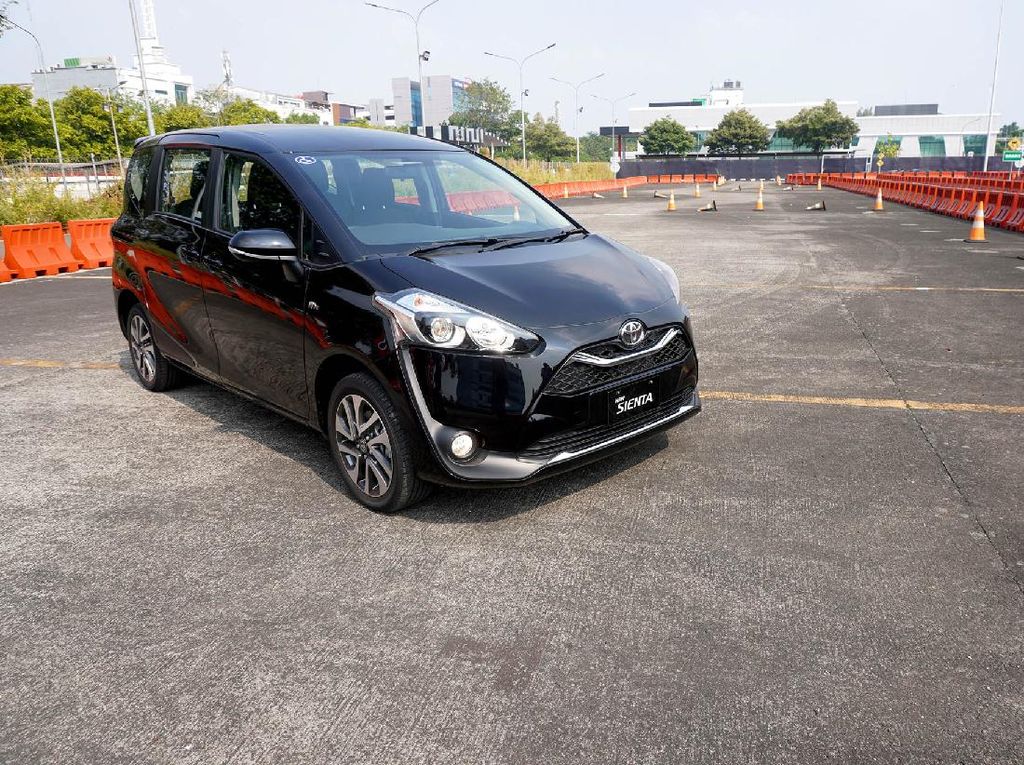 Mobil Pintu Geser yang Bebas PPnBM, Harga Turun Belasan Juta Mobil Pintu Geser yang Bebas PPnBM, Harga Turun Belasan Juta
