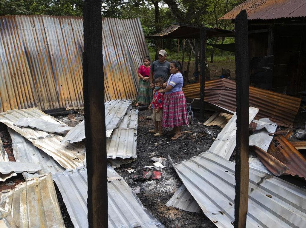 Pasca Serangan Kelompok Bersenjata, 40 Rumah Adat Guatemala Rusak