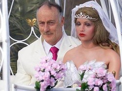 Most Pop Sepekan: Fakta Mengerikan Pria yang Hidup dengan 9 Boneka Cantik