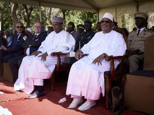 Presiden dan PM Mali Ditahan Kelompok Pemberontak Presiden dan PM Mali Ditahan Kelompok Pemberontak