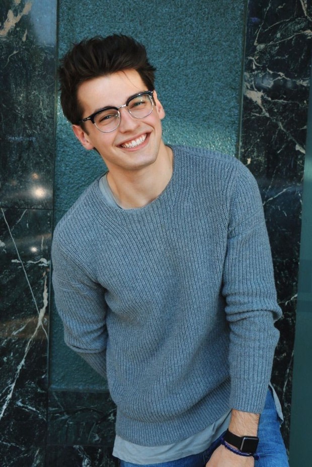 Ciri-ciri pria sedang jatuh cinta