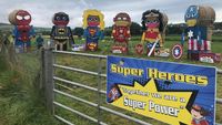 Potret Patung Jerami Superhero Lawan Corona