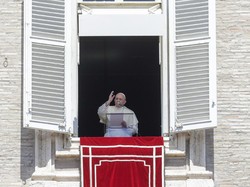 Paus Fransiskus: Menyedihkan Jika Orang Kaya Jadi Prioritas Vaksin Corona