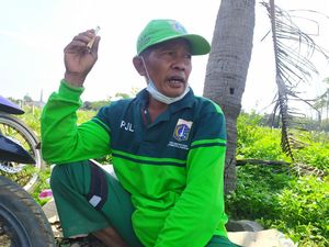 Penggali Makam Jenazah Corona di Jakbar Kerja Nyaris Pingsan-Diprotes Penggali Makam Jenazah Corona di Jakbar Kerja Nyaris Pingsan-Diprotes