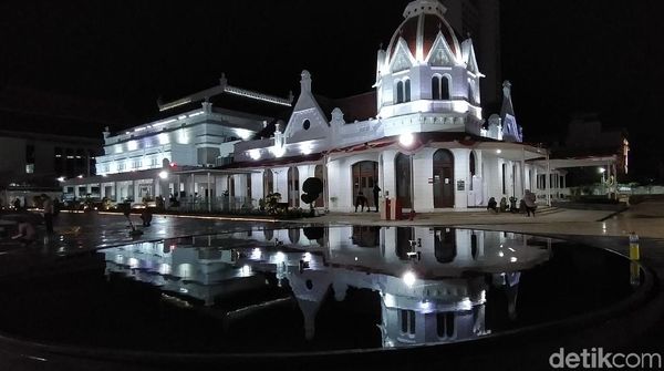 Potret Alun-Alun Suroboyo yang Instagramable